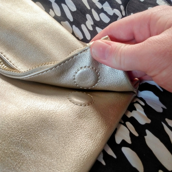 ⚜️Fawn for the Jilly Box | gold clutch⚜️ - Picture 11 of 11